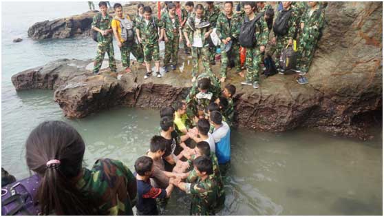 �Լ����p�֞鰶�ϵ�ͬ�´���һ���˹��Ę���